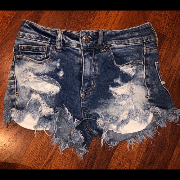 American Eagle Outfitters Pants - High waisted American eagle shorts